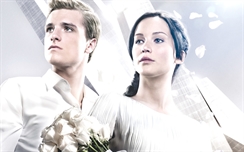 PEETA KATNISS THE HUNGER GAMES CATCH