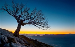 San Miguel de Aralar, Sunset, The Lights